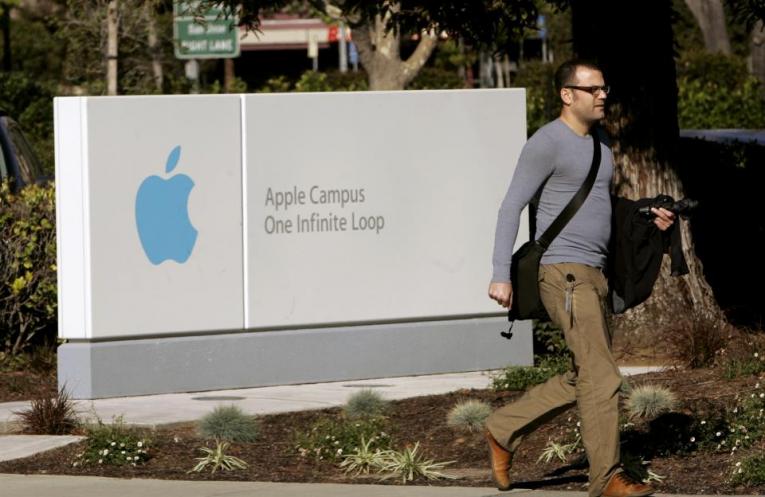 hackers-offer-apple-employees-money-cash-apple-id-login-info-credentials-hacking