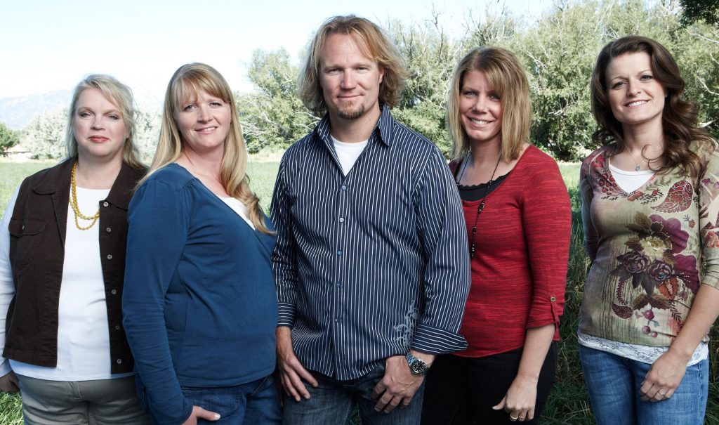 SISTER WIVES, (from left): Janelle Brown, Christine Brown, Kody Brown, Meri Brown, Robyn Brown, (Season 1), 2010-. photo: Joe Pugliese / © TLC / Courtesy: Everett Collection